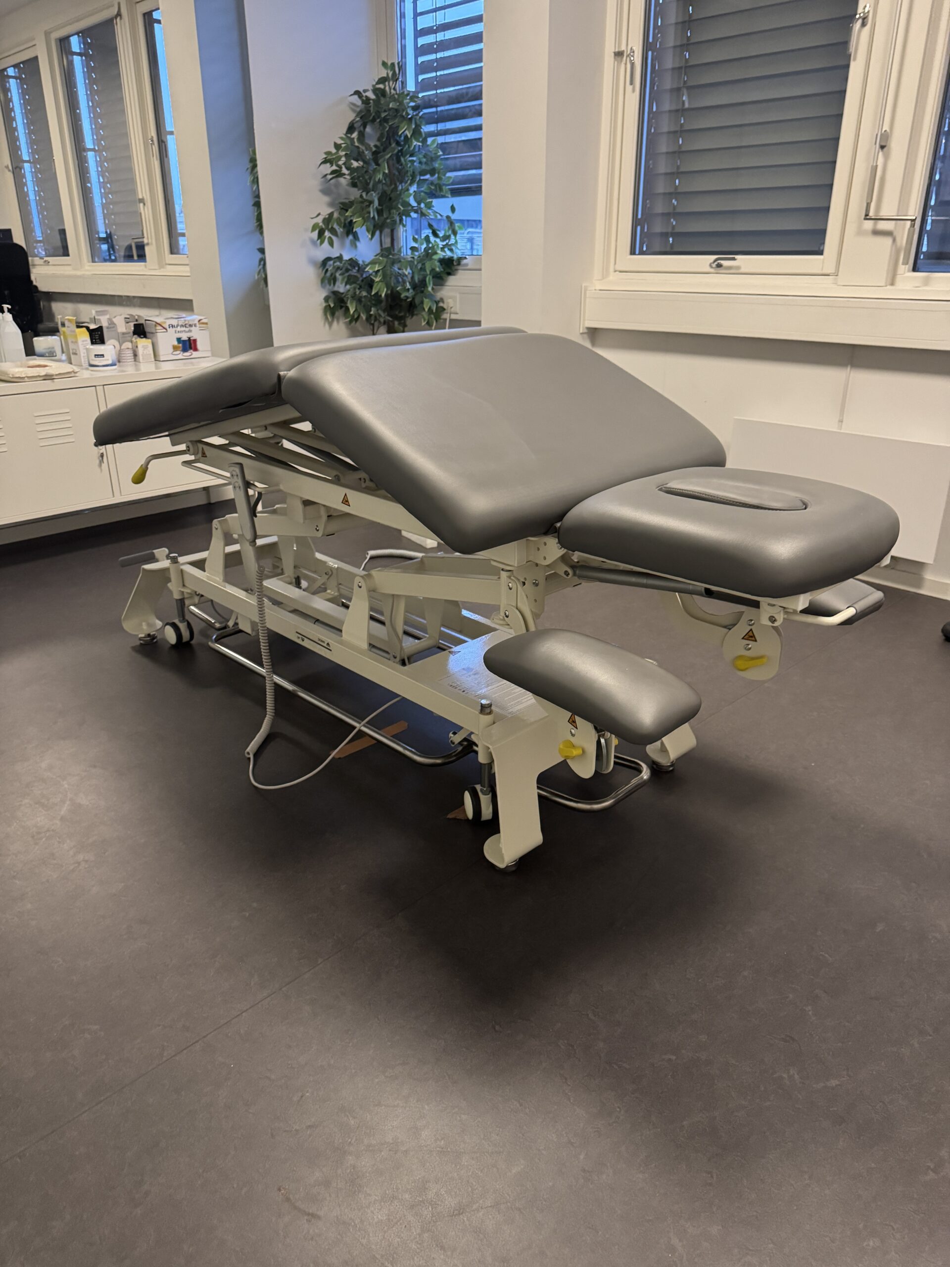 Camino Infinity – Elektrisk behandlingsbenk for moderne klinikker - Bilde 2